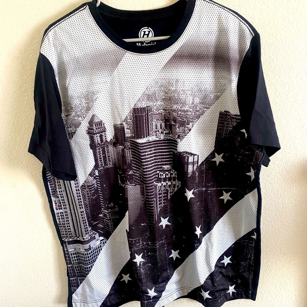 Super clean “Hybrid” design tee